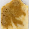 Savon artisanal Racine de Lumière beige et doré, marbré, vu à plat